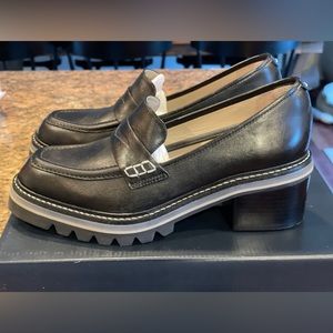 Bernardo Size 7.5 Women’s Loafer